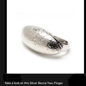 NWT Silver tone Becca double finger ring textured